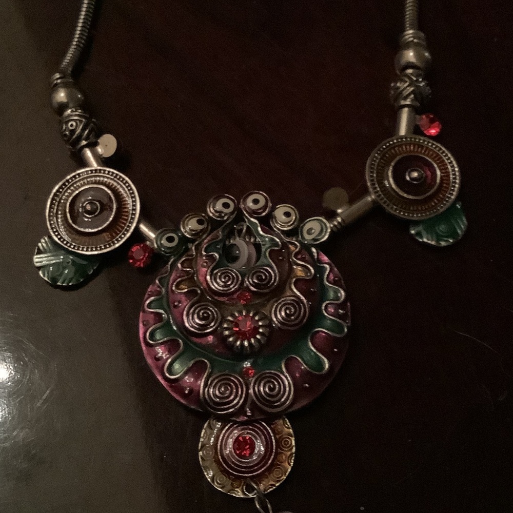 Elegant Purple and Red Pendant Necklace